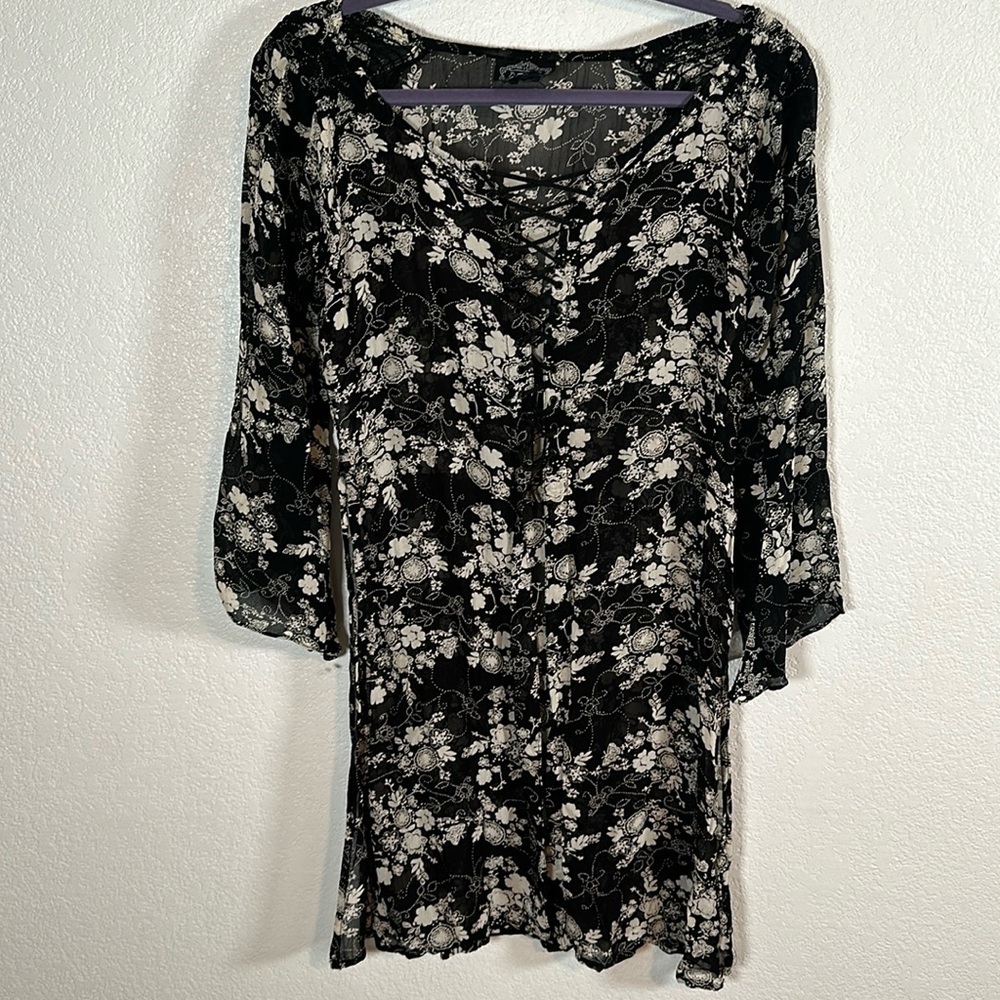 Angie Floral Lace Up Front Sheer Boho Witchy Top High Slit Sides Size Large